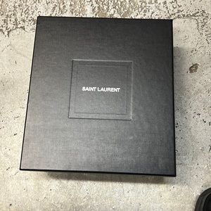 SAINT LAURENT women shoe heel empty box.